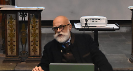 Il Natale contestato: tradizioni che resistono oltre le polemiche