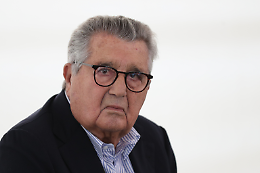 De Benedetti accusa Elkann: «Tutto quello che ha toccato lo ha rotto»