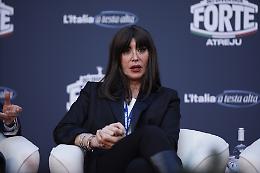 Bernini contro gli studenti di medicina ad Atreju: “Siete solo dei poveri comunisti, siete inutili” (VIDEO)