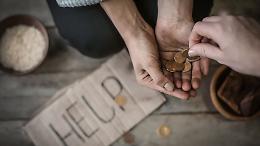 Caritas costretta a dire no a chi chiede aiuto, mentre crescono working poor e anziani in difficolt&agrave;
