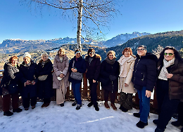 Sessantaquattro fedeli da San Mauro in Alto Adige tra mercatini, santuari e Dolomiti