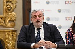 Soffiata sull&rsquo;inchiesta, a processo l&rsquo;ex giornalista che avrebbe avvertito Emiliano della perquisizione imminente