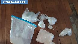Ai domiciliari ma con chili di droga in casa: arrestato a Gravere con 3,5 kg di cocaina