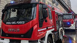 Incendio in un palazzo di corso Re Umberto, evacuazioni in corso e una persona coinvolta