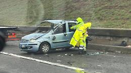 Panda si ribalta in tangenziale sud, traffico in tilt e paura a Beinasco allo svincolo del Drosso