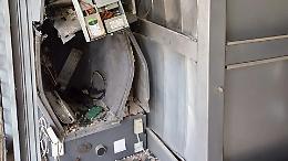 Esplosione al bancomat di Druento: assalto nella notte, filiale devastata