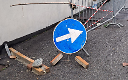"Questa citt&agrave; &egrave; una fogna..." urla al telefono un cittadino di Settimo Torinese
