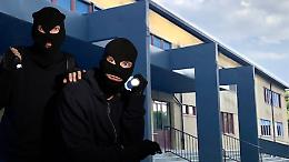 Colpo nella scuola primaria: spariscono 27 computer portatili, danno da 10 mila euro