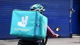 Deliveroo, esplode il caso Verbania: consegne da 22 km e compensi ridotti