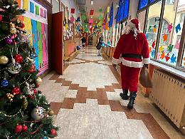 Tra profumo di nutella, sorrisi e campanellini: il Natale entra nelle scuole di Verolengo  (FOTOGALLERY)