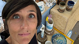 iBento Pottery, a Caluso la ceramica come tempo ritrovato nel cortiletto di via Bettoja