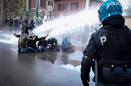 Askatasuna sgomberata, ma il conflitto resta: &laquo;Ci troverete in ogni angolo delle citt&agrave;&raquo;