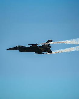 Gli Stati Uniti bombardano la Siria: vendetta contro l&rsquo;ISIS o nuova escalation nel deserto?