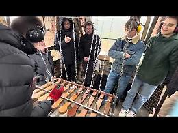 Campane in concerto a Bussolino: la vigilia di Natale torna a suonare dal campanile