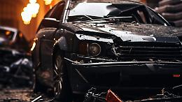 Schianto nella notte sulla tangenziale: 22enne muore dopo l&rsquo;impatto con un camion