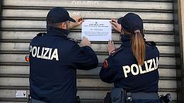 Spaccio intorno alla gastronomia, scatta il blitz ad Aurora: locale chiuso e licenza sospesa