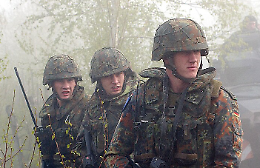 Esercito tedesco, cosa succede ai paracadutisti? Violenza, sessismo e neonazismo nel 26&deg; Reggimento sotto inchiesta