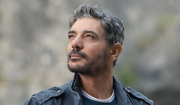 Giuseppe Zeno cambia pelle, dal ghiaccio di &ldquo;Tempi Supplementari&rdquo; all&rsquo;Italia di Guareschi passando dal teatro di Muccino