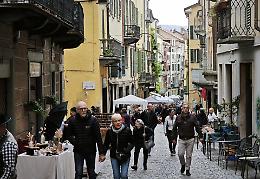 Il commercio non muore da solo: lo sta uccidendo la politica