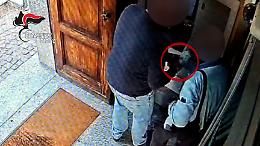 Furti mirati agli anziani davanti ai bancomat, arrestato a Pinerolo il presunto autore di quattordici colpi (FOTO&VIDEO)