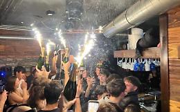 Crans-Montana, l&rsquo;attesa che non finisce: cresce il numero dei feriti italiani. Un morto