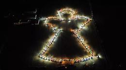 Un angelo di trattori illumina il Cuneese: 222 mezzi agricoli schierati per aiutare i bambini di Mondov&igrave;