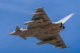 Regno Unito e Francia bombardano Palmira in Siria