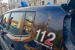 Bloccato in casa mentre rovista in camera da letto: arrestato ladro a Bussoleno