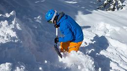 Allerta valanghe sulle montagne piemontesi: rischio marcato sopra i 2.300 metri mentre il gelo non molla