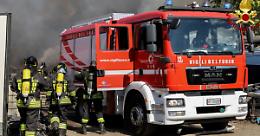 Fiamme nella notte a San Gillio, incendio colpisce un&rsquo;azienda agricola e scatta l&rsquo;ipotesi dolosa
