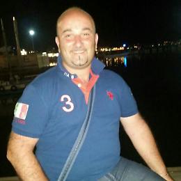 Ucciso mentre tornava a casa dopo il turno: la morte di Alessandro Landriscina scuote Ivrea e denuncia il peso dell&rsquo;alcol alla guida