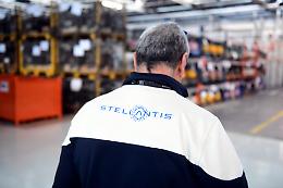 Stellantis precipita ai minimi storici, produzione dimezzata e stabilimenti italiani in affanno come nel dopoguerra