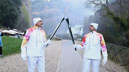 La Fiamma Olimpica di Milano Cortina 2026 fa tappa a Ivrea