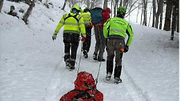 Scivola sul ghiaccio il rettore del santuario: soccorso tra i boschi di Forno Alpi Graie