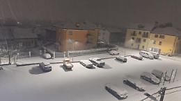 Il gelo sfonda le Alpi e sorprende il Piemonte: neve fino ai fondovalle e strade trasformate in lastre di ghiaccio