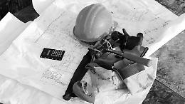 Travolto da un camion a Genova: muore Maurizio Perrone, operaio torinese 54enne