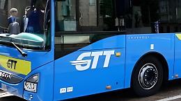 Controllore Gtt scaraventato a terra e fuga senza biglietto: violenza a bordo della linea 3 in pieno giorno