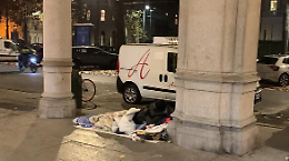 Urina, degrado e bivacchi: corso Vittorio Emanuele II a Torino scivola nel degrado