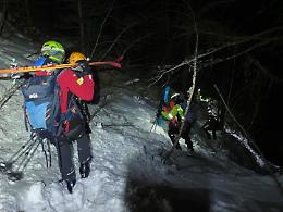 Valanga a Pragelato, ore di soccorsi tra vento e buio: scialpinista salvato dopo una lunga operazione in quota (FOTO)