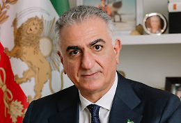 L&rsquo;Iran sull&rsquo;orlo dello scontro finale? Reza Pahlavi chiama alla conquista delle citt&agrave; mentre il regime spegne Internet