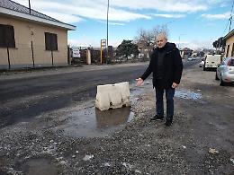 Perdita d&rsquo;acqua da cinque anni: &ldquo;Rischia di aprirsi una voragine&rdquo;. Succede a Settimo Torinese