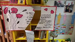 Libreria presa di mira a Bruino: strappato un cartello contro il fascismo, insultato il proprietario