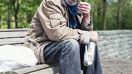 Una bicicletta, il freddo e nessuno accanto: cos&igrave; se n&rsquo;&egrave; andato Ennio, l'uomo con la bici di Settimo Torinese