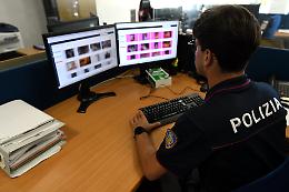 Foto e video pedopornografici, arrestato babysitter 27enne: tra i file anche immagini &ldquo;autoprodotte&rdquo; con bimbi di 5-6 anni