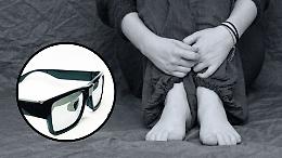 Occhiali con microcamera per filmare un appuntamento all&rsquo;insaputa della ragazza: video finito online e scatta la denuncia