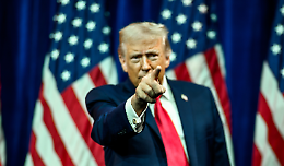 Trump accusa Zelensky di bloccare la pace. Il Cremlino applaude, l&rsquo;Europa smentisce 