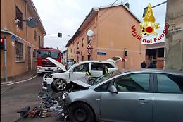 Scontro tra due auto a Cigliano, tre persone coinvolte