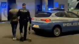 Latitante rientra dal Marocco e viene arrestato a Caselle: era ricercato per un traffico internazionale di droga (VIDEO)
