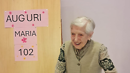 102 candeline e un ballo con il sindaco: Volpiano festeggia Maria Raimondo