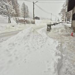 Neve abbondante sulle montagne del Canavese, Ceresole imbiancata e allerta valanghe in quota (FOTO)